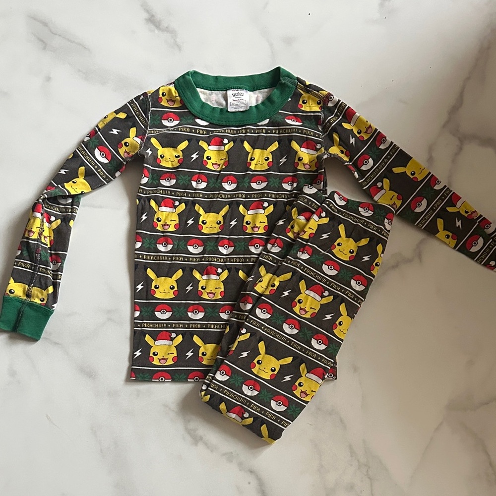 Hanna Andersson Pikachu Pajama Set - Black, Yellow, and Green - US 5